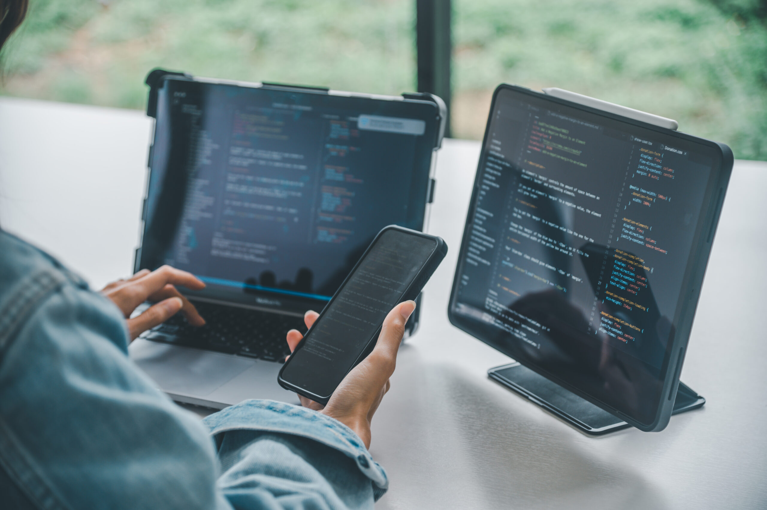female programmer working on coding software deve 2023 11 27 05 28 23 utc scaled TIMWIR - Professionelle Webdesign Agentur aus OWL